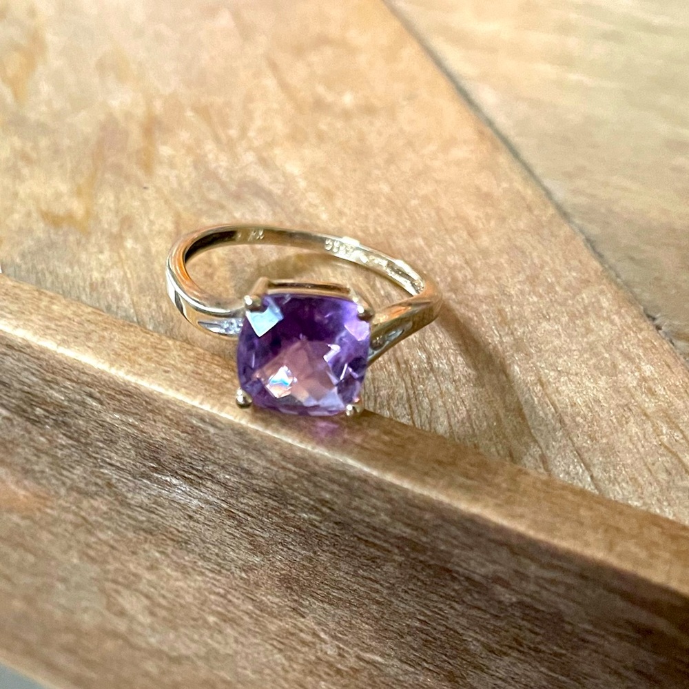 10k Yellow Gold Amethyst Ring with Diamonds